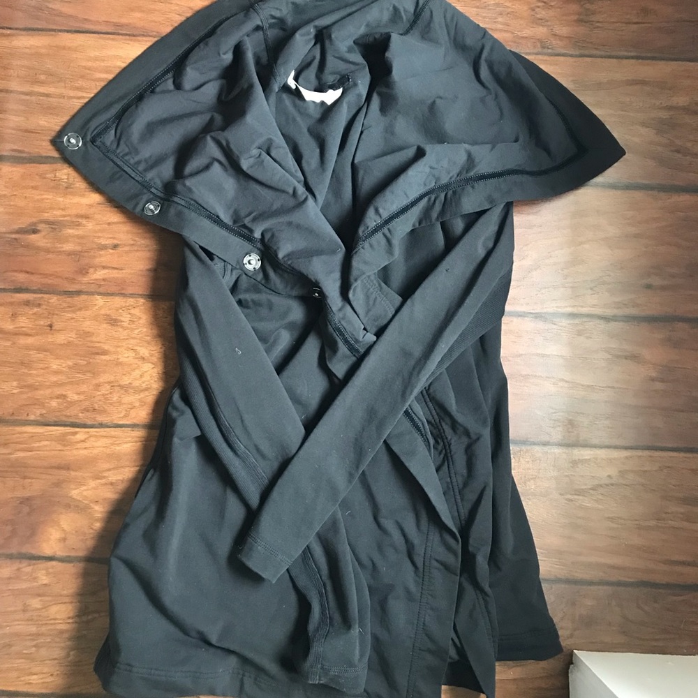 Lululemon Savasana wrap size 6